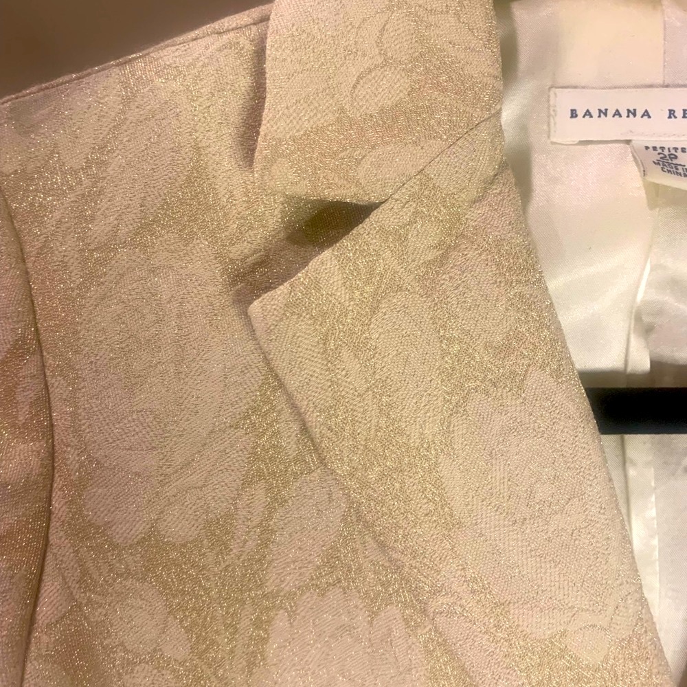 Banana Republic Cream Blazer - Picture 2 of 5